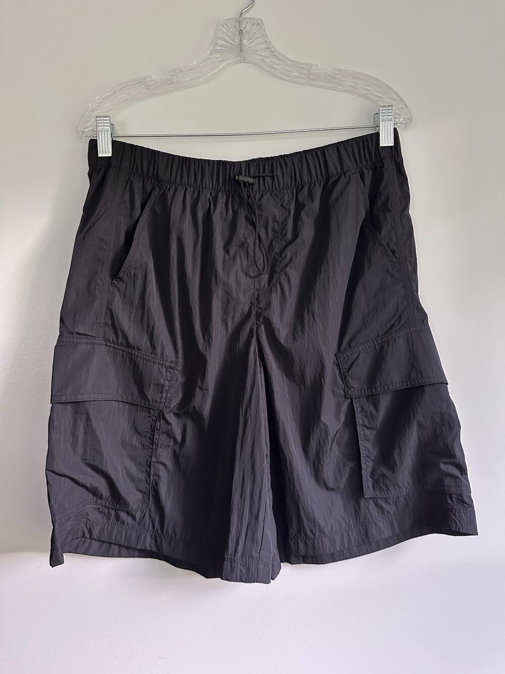 OFFLINE By Aerie Chill Moves Long Cargo Short Woman’s Medium NEW Black Pockets